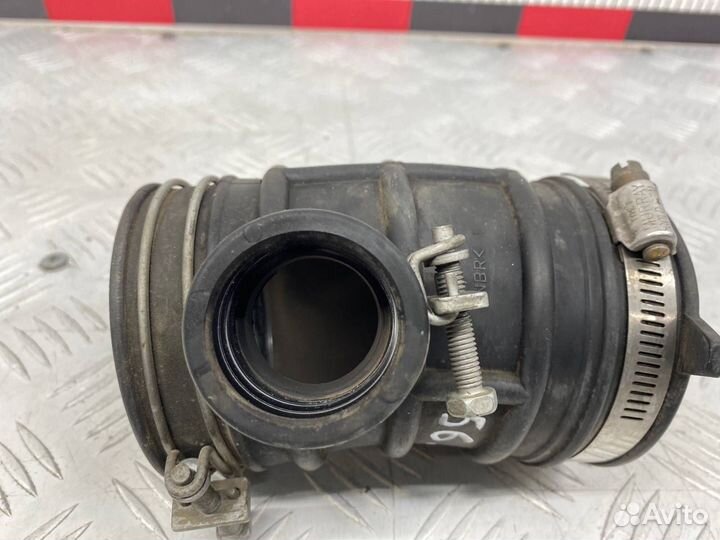 Б/У трубка воздухозаборника (патрубок, шланг)