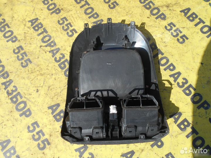 Центральный дефлектор с консолью Nissan Sunny B15