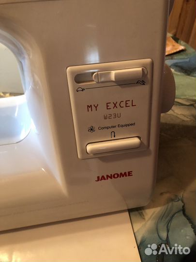 Швейная машина Janome