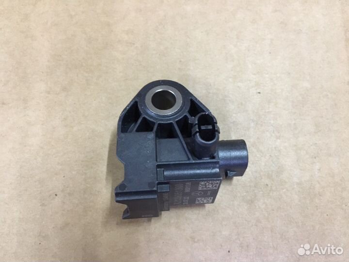 Датчик удара Mercedes W213