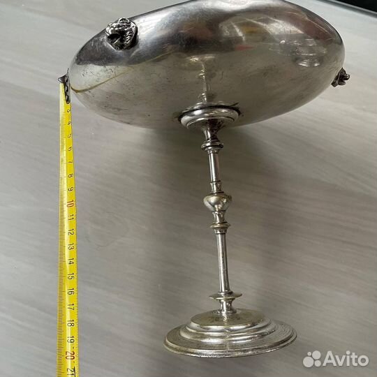 Ваза на ножке. Старинная посуда. Антиквариат