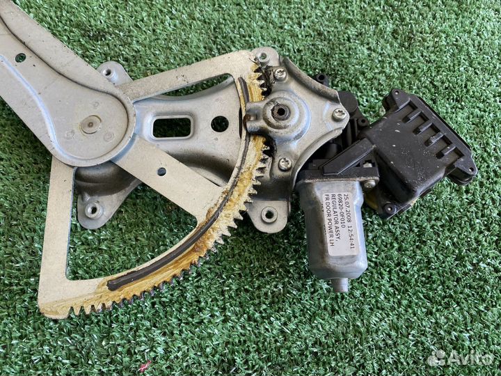 Стеклоподъемник электр. передний левый Toyota Coro