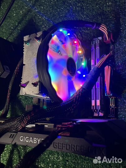 Материнская плата с процессором и памятью