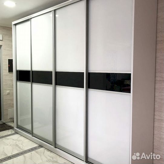 Белый шкаф