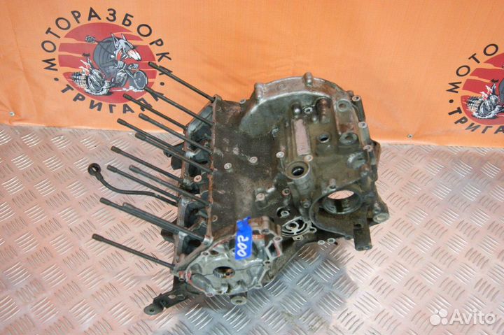 Картер (блок двс) Yamaha FZR250R