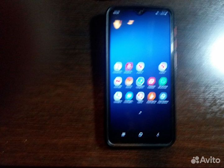 Samsung Galaxy A10, 2/32 ГБ