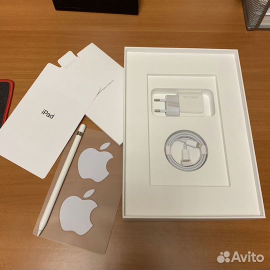Apple iPad 8 (2020) 32GB PCT + Pencil 1 + чехлы