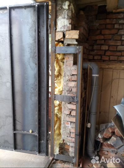 Продам гаражные метал.двери с обратной рамой