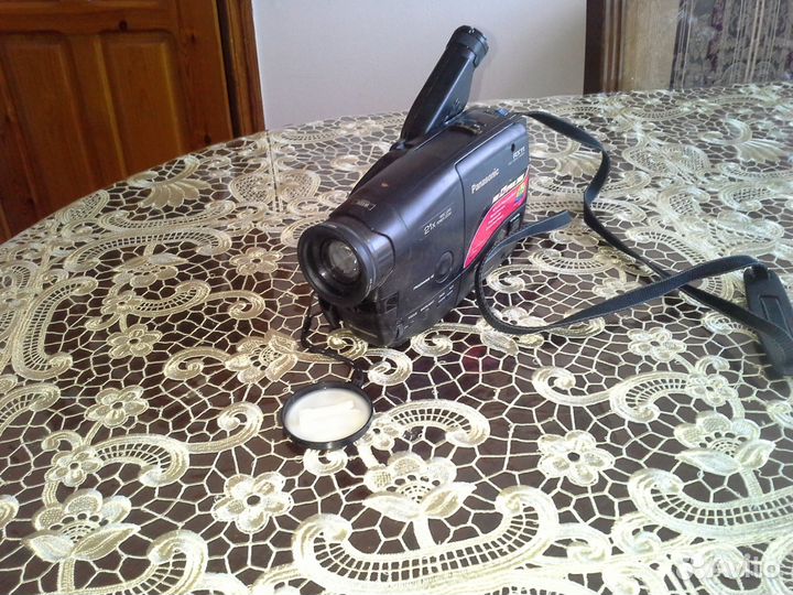 Видео камера касетная Панасоник