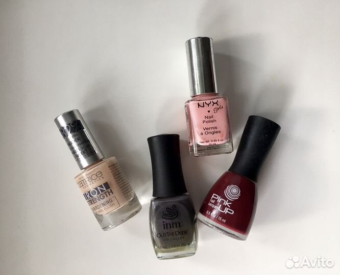 Лаки для ногтей набором