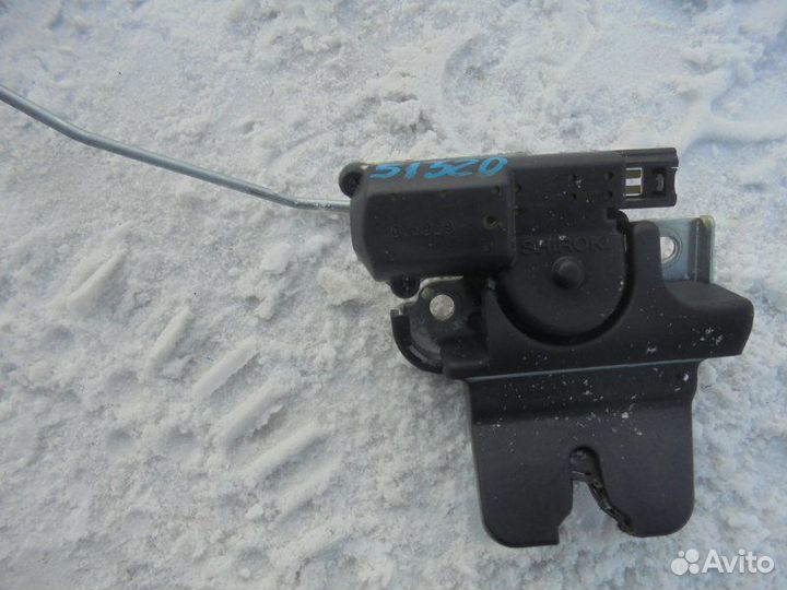 Замок крышки багажника Toyota Camry ACV30 2AZ-FE