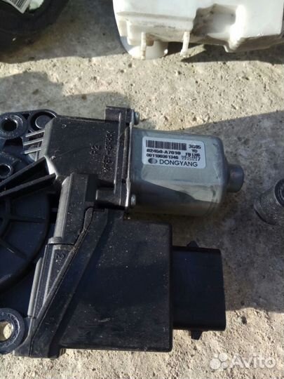 Мотор стеклоподъемника водительской двери Cerato 3