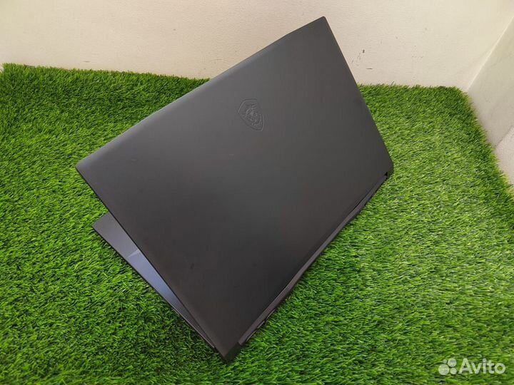 MSI Katana GF76 (Core i5/16 RAM/SSD/FHD/17.3