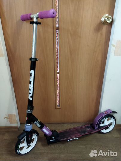 Самокат Roses 200