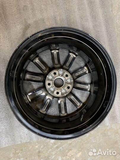 Одна штука диск оригинал R17 Kia Optima