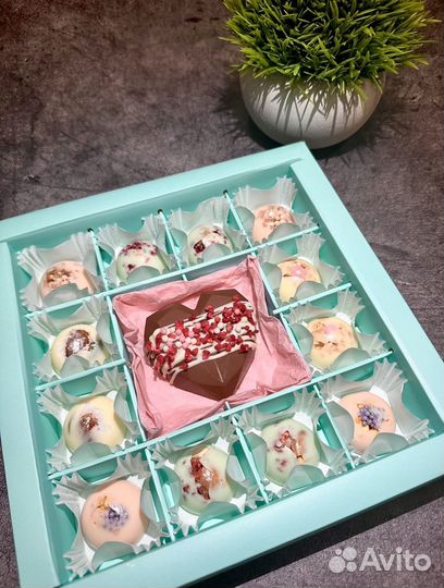 Бельгийский шоколад ручной работы на день рождения