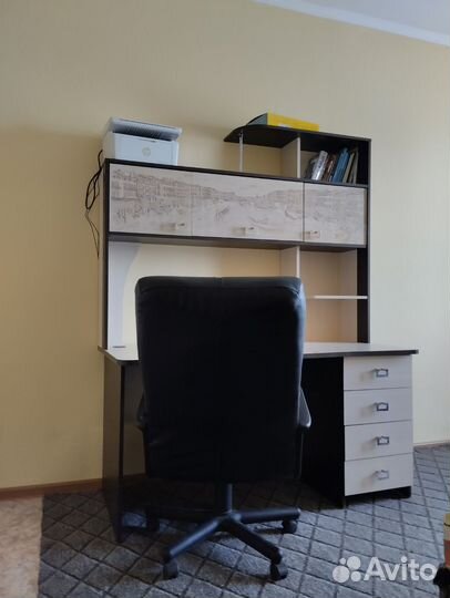 Письменный стол бу + компьютерное кресло