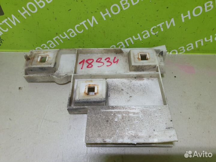 Кронштейн бампера передний левый Volvo V70 Xc