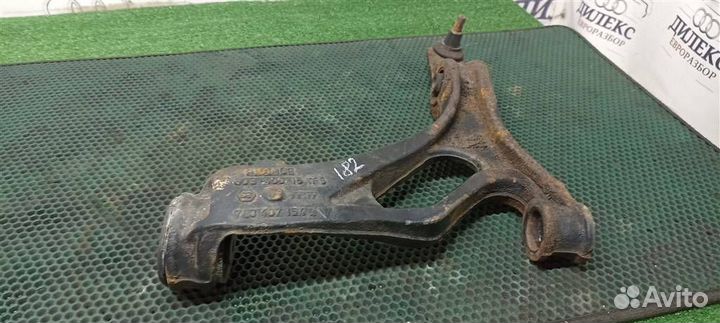 Рычаг передний нижний правый VW Touareg 2002-2010