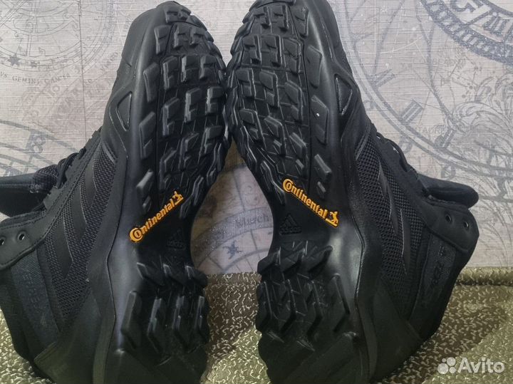 Зимние кроссовки Adidas terrex