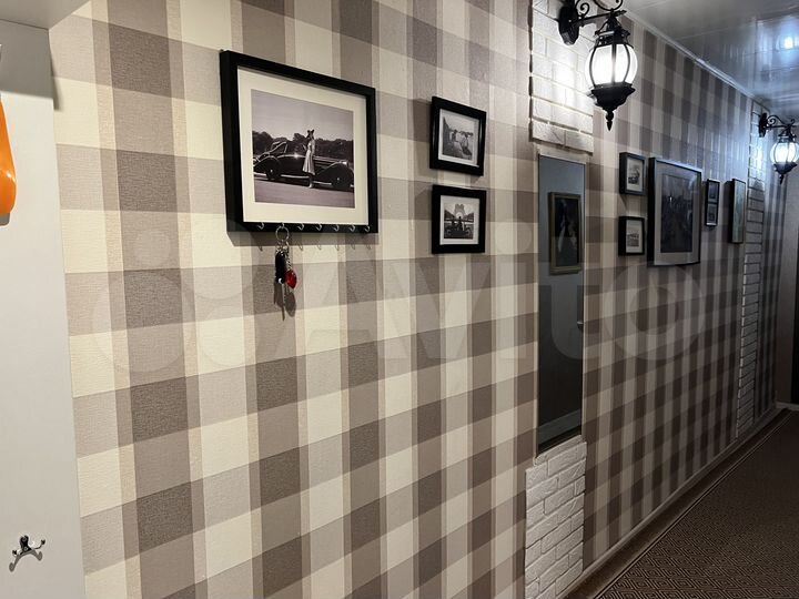 2-к. квартира, 43 м², 3/3 эт.