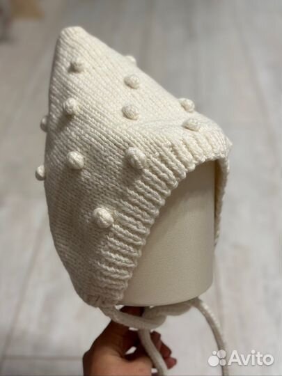 Вязаная зимняя шапка ручной работы