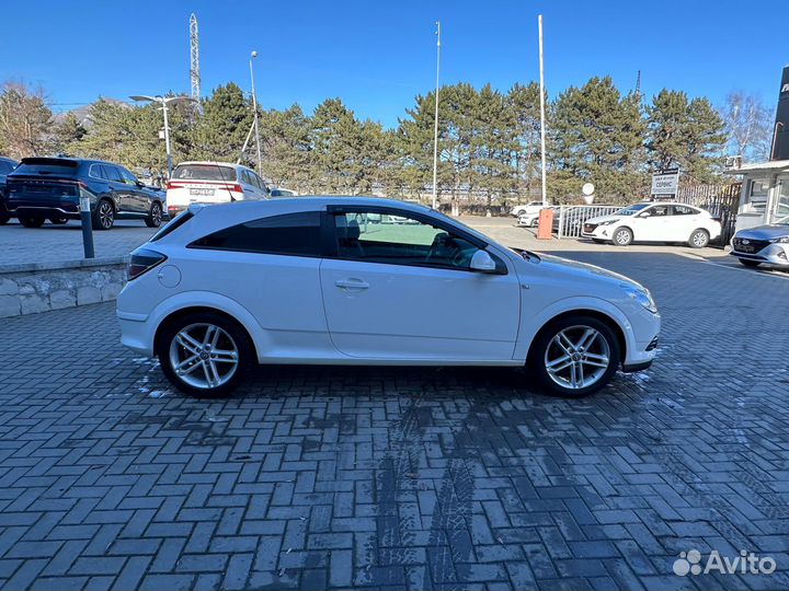 Opel Astra 1.6 МТ, 2011, 167 000 км