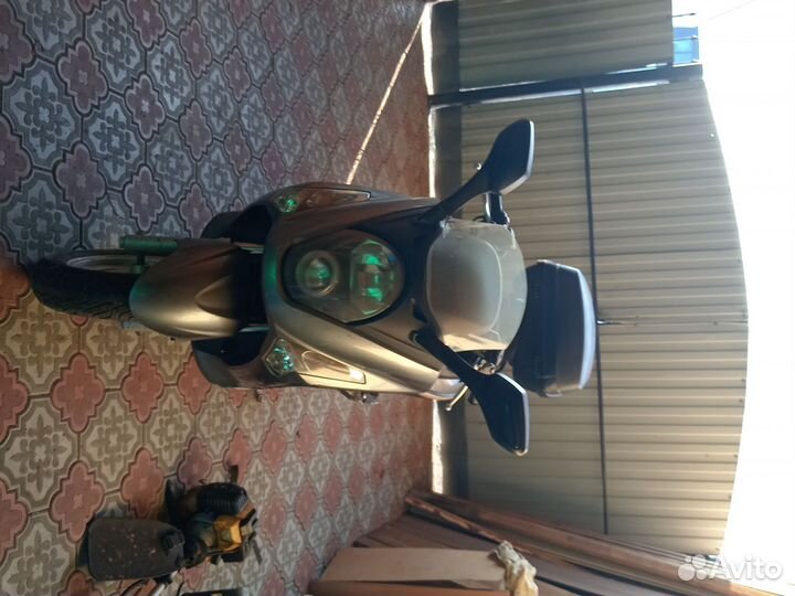 Продам Макси Скутер