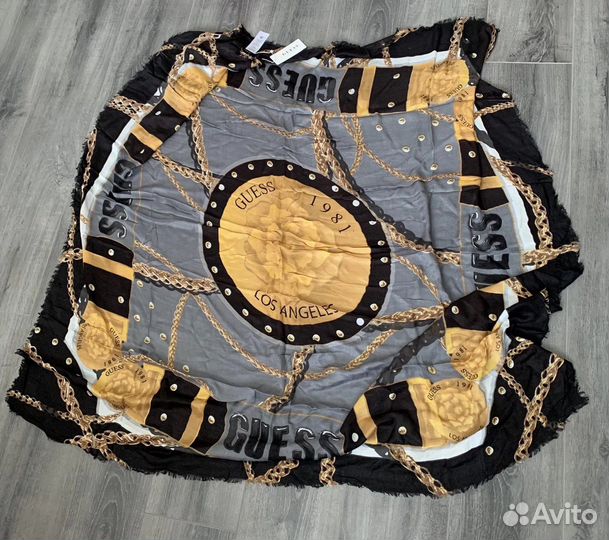 Платок Guess