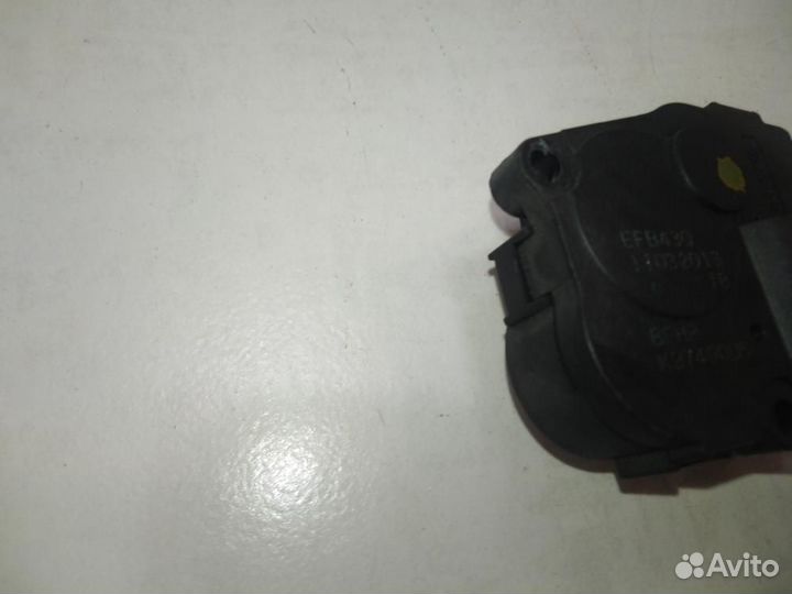 Сервопривод заслонок печки Mercedes-Benz E-Class W