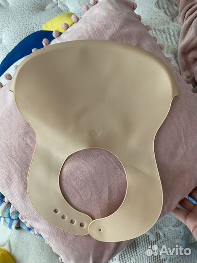 Горка для купания Mother Care / Слюнявчик HB