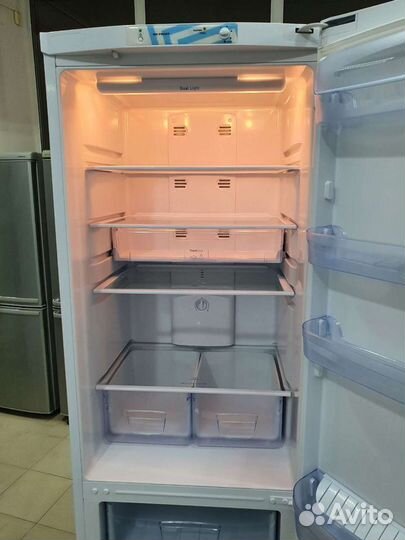 Двухкамерный Холодильник Индезит.No Frost