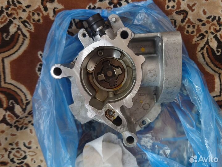 Вакуумный насос VAG 06K145100AE