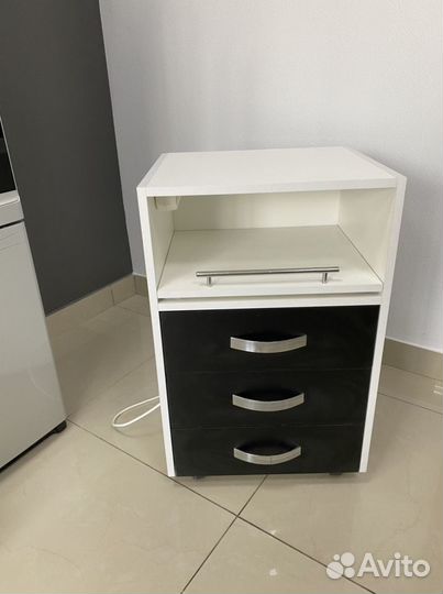 Тумба педикюрная, маникюрная,косметологическая