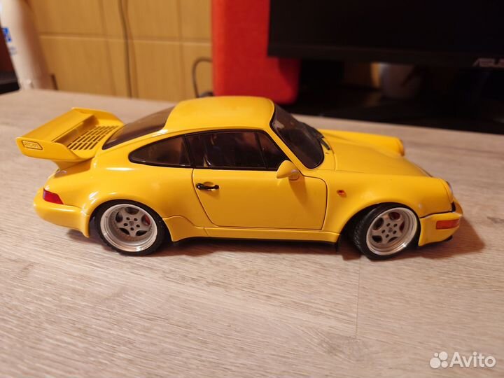 Porsche 911 Carrera RS 1/18 Solido