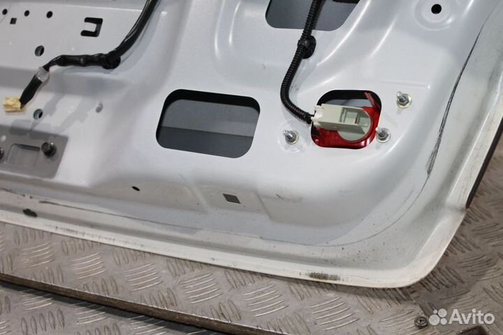 Крышка багажника Infiniti G35 G37 V36