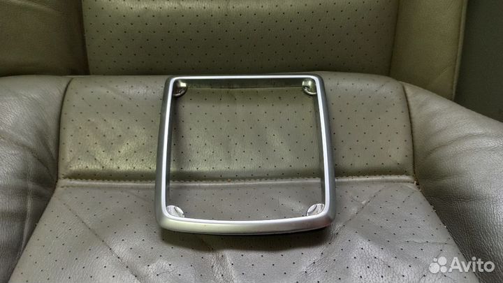 Рамка кпп декоративная на Ford Focus 2