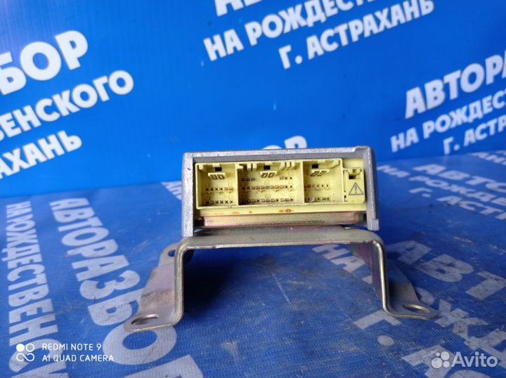 Блок управления airbag Toyota Platz седан 1SZ-FE