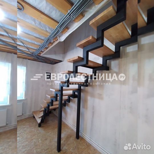 Лестница на металлическом каркасе