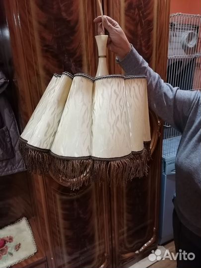 Люстра с абажуром