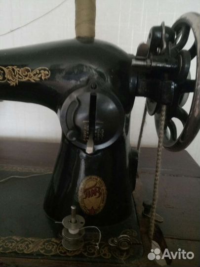 Швейная машинка ножная