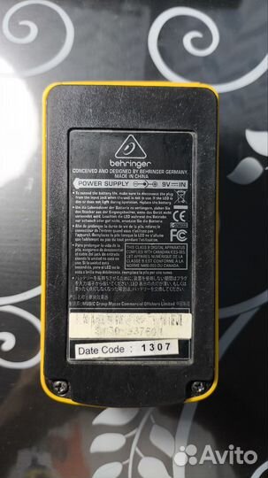 Гитарная педаль Behringer UC200