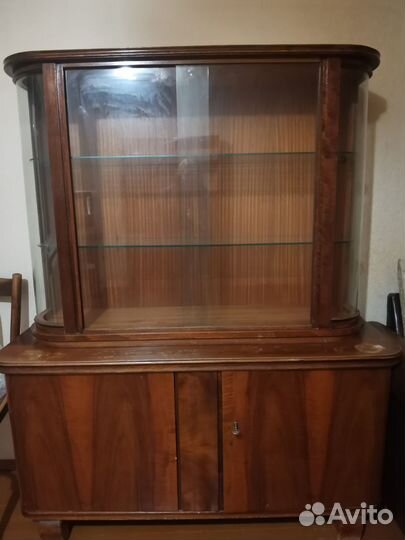 Старинный буфет горка