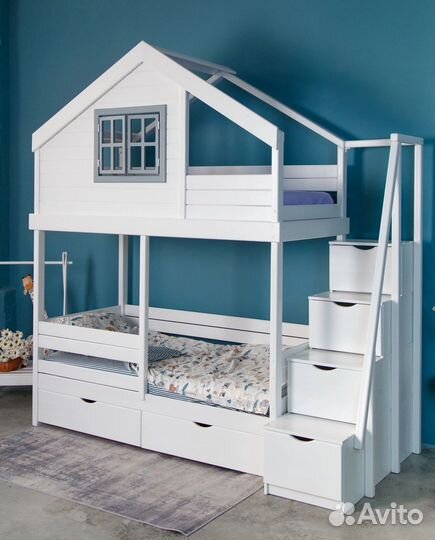 Детская двухярусная кровать домик