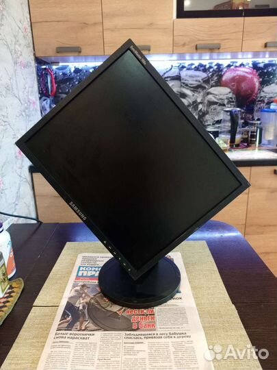 Монитор Samsung syncmaster 740N 17