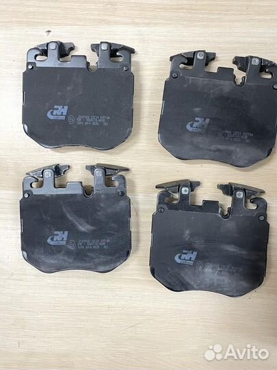 Колодки тормозные передние к-кт BMW 7 (G11, G12)