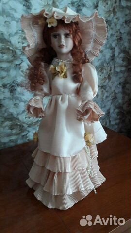 Кукла колекционая. Фарфоровая