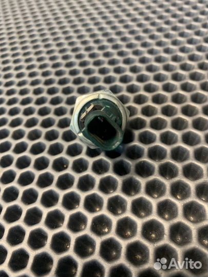 Датчик давления масла Bmw 335 Xi E92 N54 2007