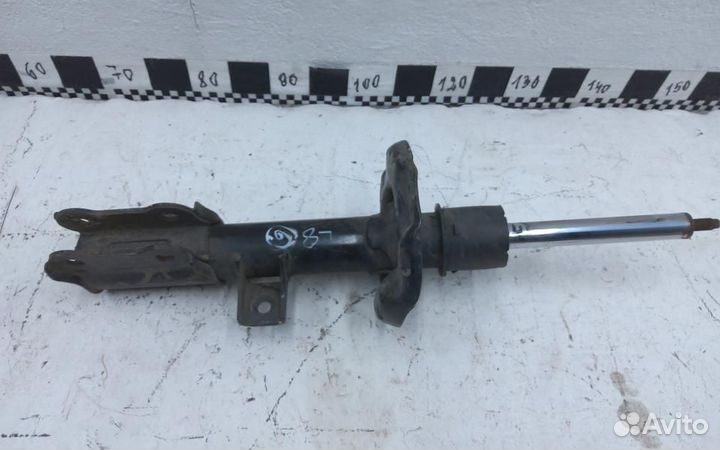 Амортизатор передней подвески правый Kia Sportage