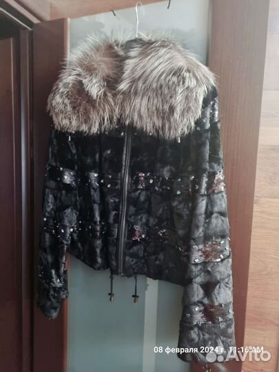 Шубка с воротником чернобурки